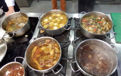 La Revolución del Caldo: Por Qué Menos es Más en Rice & Bones