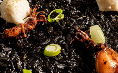 El restaurante más instagrameable de Alicante para comer arroz: diseño, neones y sabor.