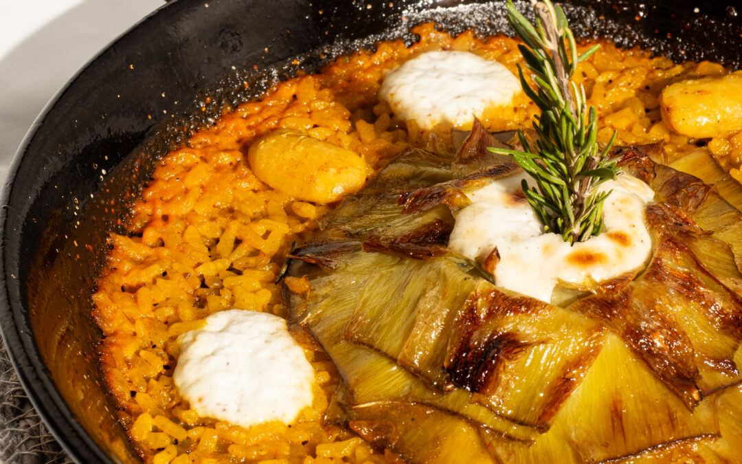 El Arroz Vegano que Sabe a Verdad. El mejor arroz seco vegano de Alicante: sabor real a huerta sin atajos.