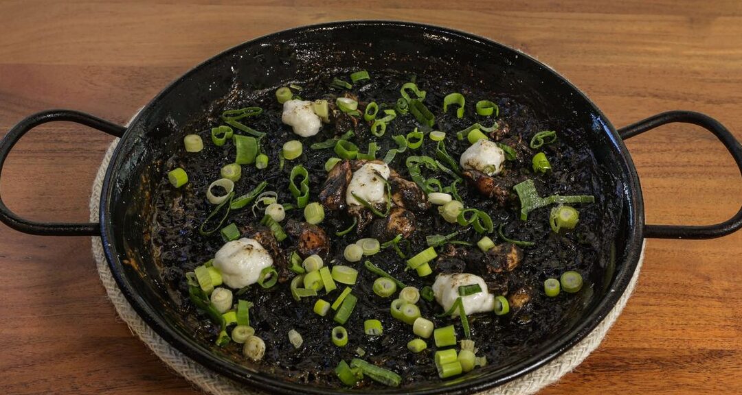 Arroz Seco de Chipirones – Chipirones en su Tinta con Merengue de Sepia